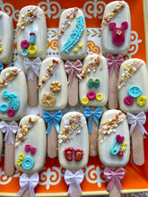 Load image into Gallery viewer, Baby shower Cakesicles
