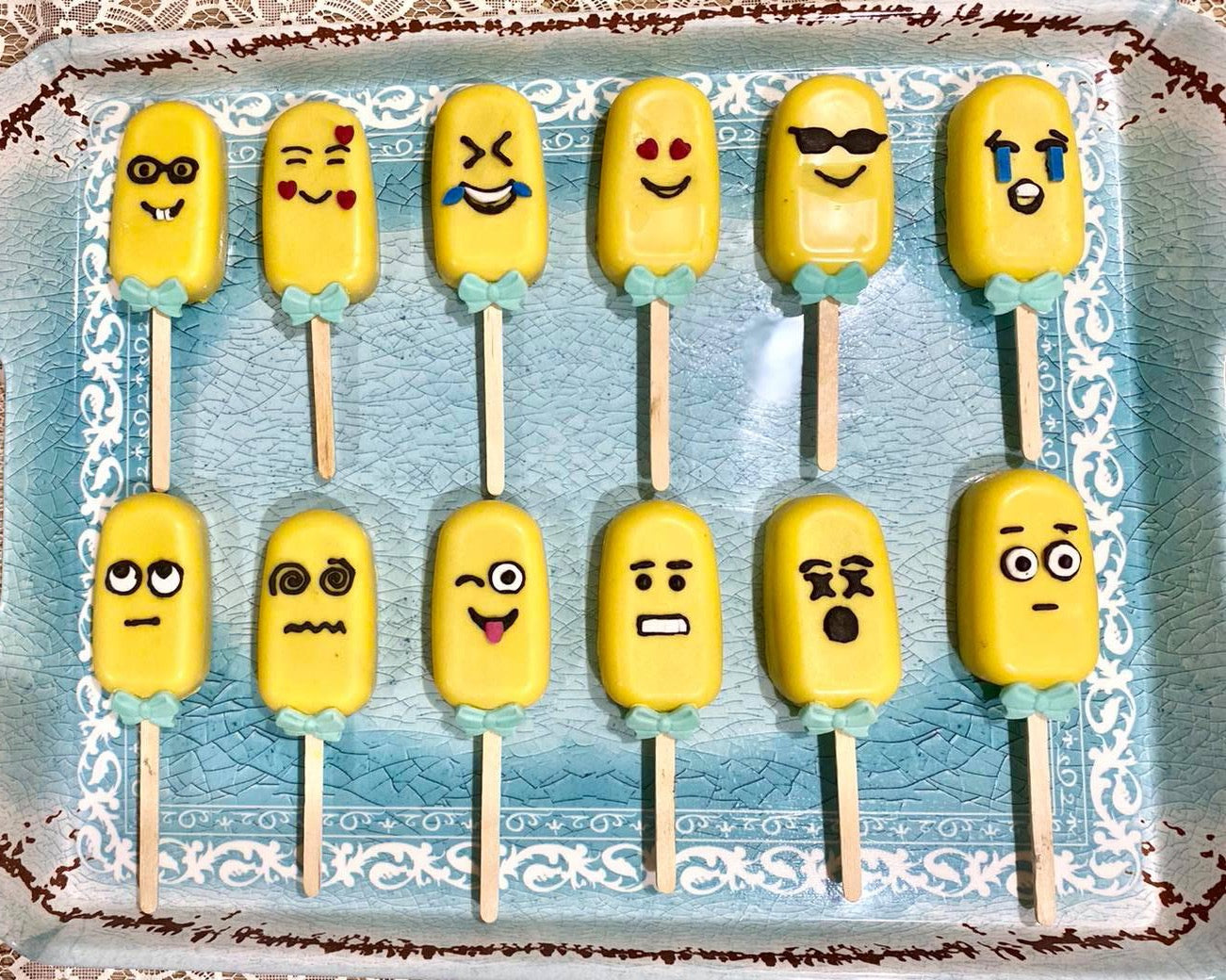 Emojis Cakesicles